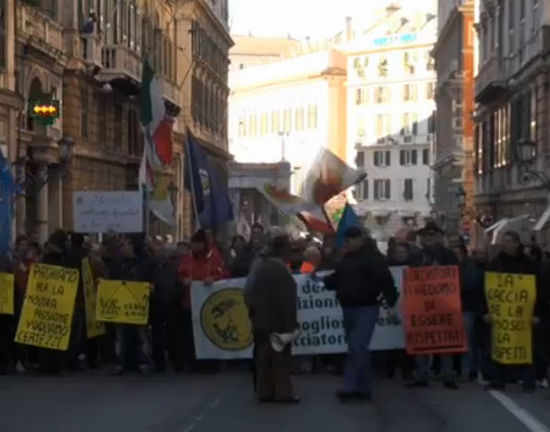 Manifestazione protesta cacciatori a Genova