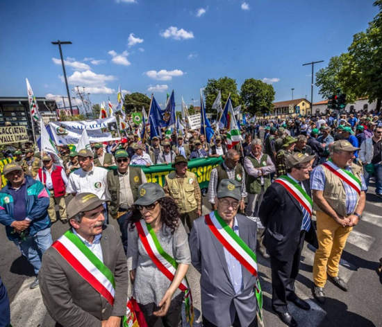 Manifestazione - Giornata Orgoglio Venatorio - Bergamo (Foto Repubblica)