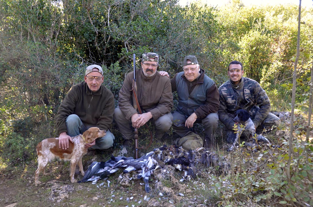 cacciatori caccia ai tordi bottaccio e tordo sassello Caccia ai tordi di passo - Una foto di gruppo alla fine della splendida mattinata id caccia