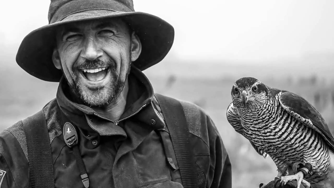 Il libro fotografico di Serena Galvani “ARIA, UOMINI, FALCHI”..