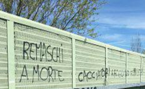 Scritte contro i cacciatori