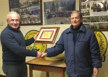 Federcaccia Sedrina (BG), premiato Isaia Salvador per le sue 70 licenze