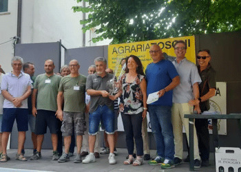 A Montecarlo (Lucca) grande successo per la gara canora di uccelli da richiamo