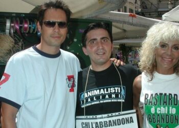 Il concerto di Donatella Rettore diventa una crociata animalista: “No alla caccia”