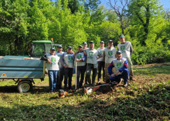 A Serle e Barghe (Brescia) i cacciatori ripuliscono parchi e sentieri