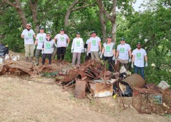 A Civitanova Marche i cacciatori raccolgono materiale abbandonato abusivamente