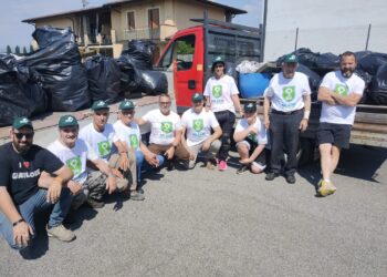 A Berlingo (Brescia) i cacciatori raccolgono quintali di plastica e pneumatici