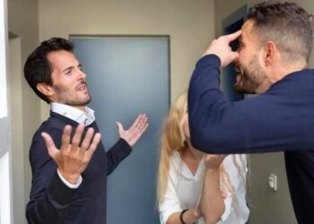 Querela il vicino di casa che lo contro-querela: uomo perde il porto d’armi