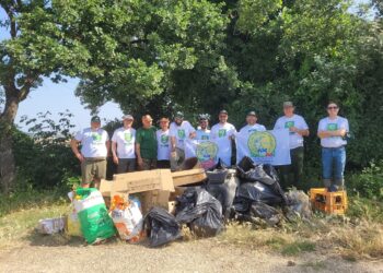 I cacciatori di Civitanova Marche paladini del territorio: raccolti pneumatici, rottami d’auto e materassi