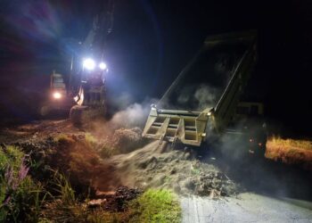 L’argine del canale cede per colpa delle nutrie nel Reggiano, intervento d’emergenza del Consorzio di Bonifica