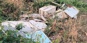 Muebles abandonados en Potenza Picena (MC), los cazadores se encargan de limpiarlos y eliminarlos
