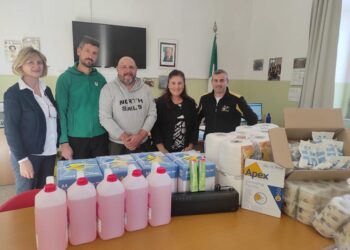 I cacciatori di Bassano Romano (Viterbo) donano materiale alla scuola