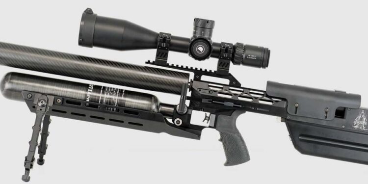 La carabina Mora della slovena Rti arms è lunga 885 mm con canna di 600, grazie alla configurazione bull-pup. Bipiede e ottica non sono compresi nel prezzo