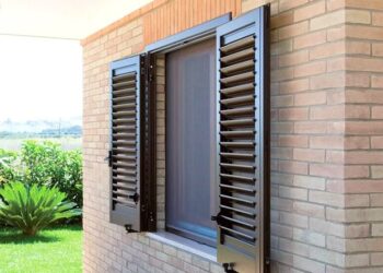 Colpisce la persiana di una casa durante una battuta al cinghiale, TAR non restituisce la licenza di caccia