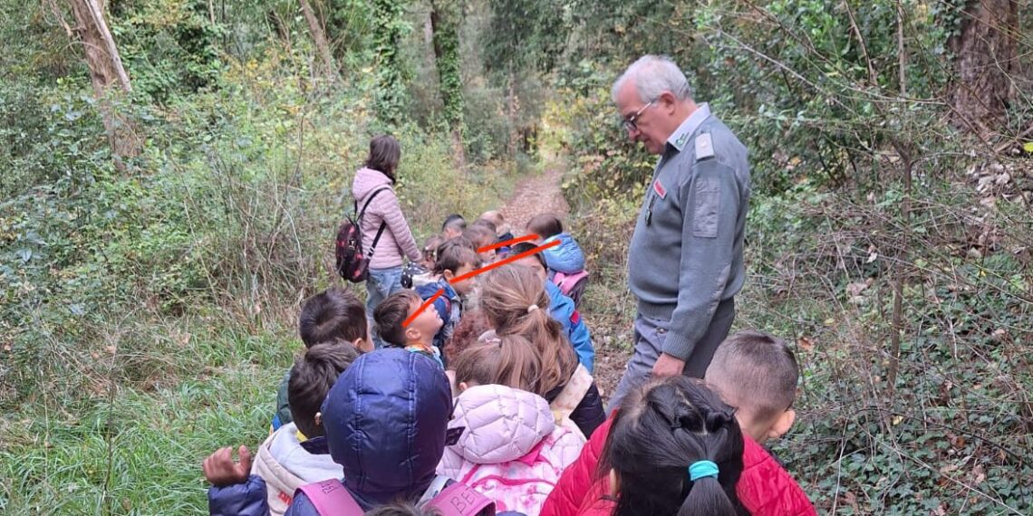 Toscana, i cacciatori accompagnano una scolaresca sulle colline di Pontassieve
