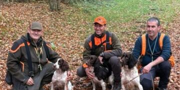 Cinofilia venatoria, la famiglia Villani sul tetto del mondo: trionfo in Francia