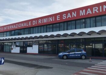 Aeroporto di Rimini chiuso per colpa dei lupi