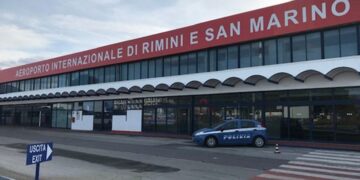 Aeroporto di Rimini chiuso per colpa dei lupi
