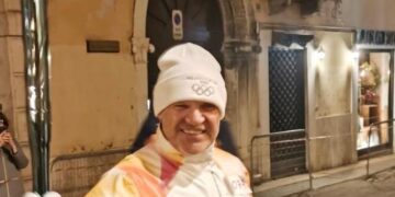 Roberto Di Donna tedoforo per le Olimpiadi Invernali: orgoglio per tutto il tiro a segno