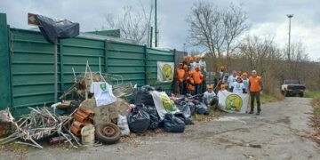 Nel Triestino i cacciatori paladini del territorio: rimossi rifiuti da diverse aree boschive
