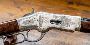 Uberti omaggia i 500 anni di Beretta con un Winchester in argento