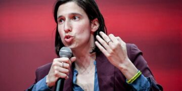 Elly Schlein: “Il ddl caccia è incostituzionale, illegale e antiscientifico”