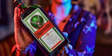 Il liquore che omaggia la caccia ma che piace tanto agli animal-ambientalisti