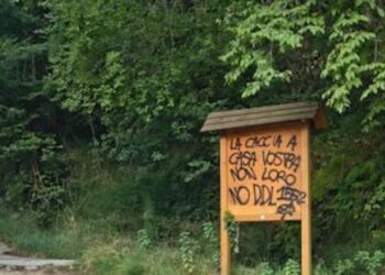 A Caino (Brescia) sono apparse scritte ingiuriose contro i cacciatori