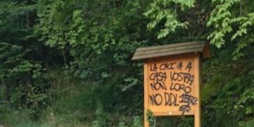 A Caino (Brescia) sono apparse scritte ingiuriose contro i cacciatori