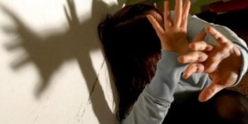 Viene molestata dall’ex marito e le negano il porto d’armi: il TAR dà ragione alla donna